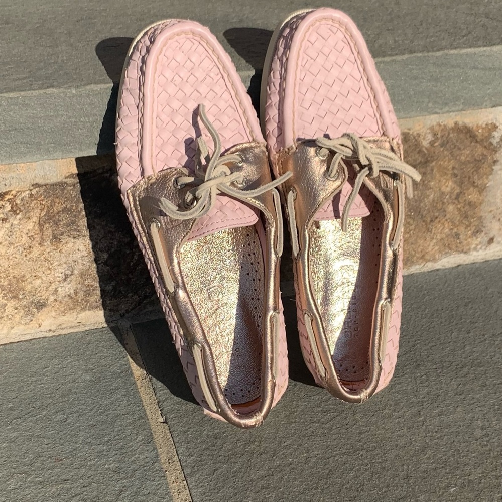 Sperry pink and pewter basket weave boat shoes
